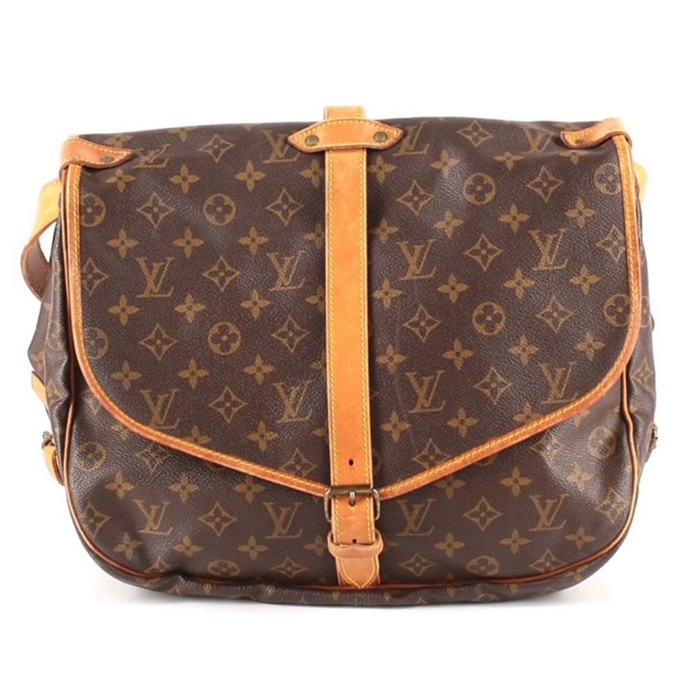 Authentic, Vintage, and well taken care of Louis Vuitton Saumur 30 Messenger Bag